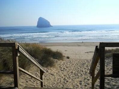 Shorepine Vacation Rentals - Photo5