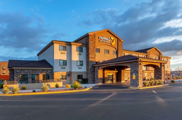 Comfort Inn & Suites Page at Lake Powell - Photo2