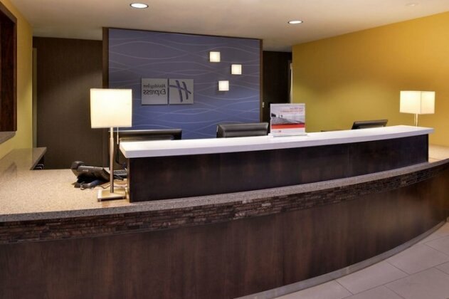 Holiday Inn Express Hotels Page - Photo3