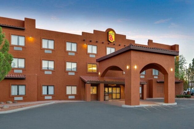 Super 8 by Wyndham Page Lake Powell - Photo4