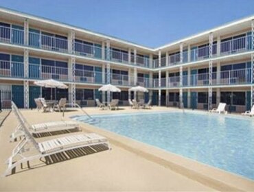 Days Inn Hotel & Suites Palm Harbor