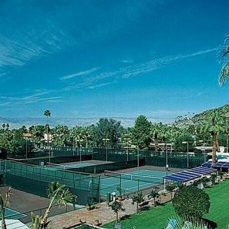 GetAways at Palm Springs Tennis Club