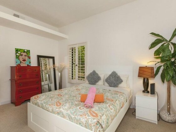 Mod House with Private Pool Home - Photo4