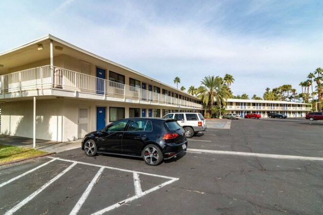 Motel 6 Palm Springs East - Photo2