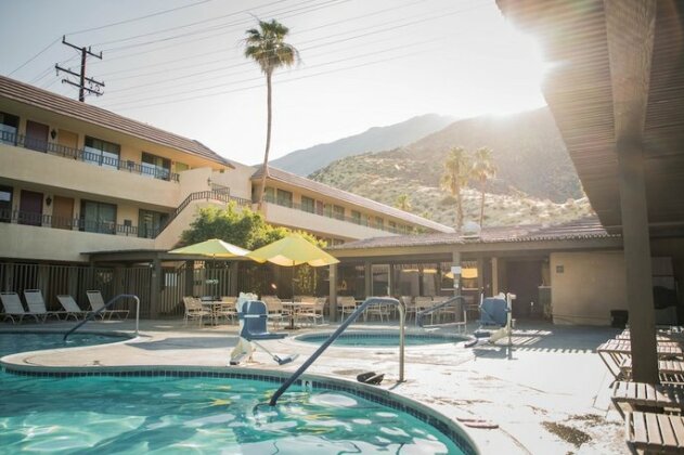 Vagabond Inn Palm Springs - Photo2
