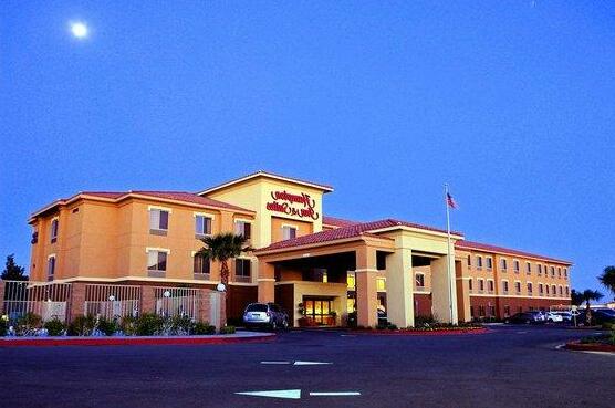 Hampton Inn & Suites Palmdale - Photo2