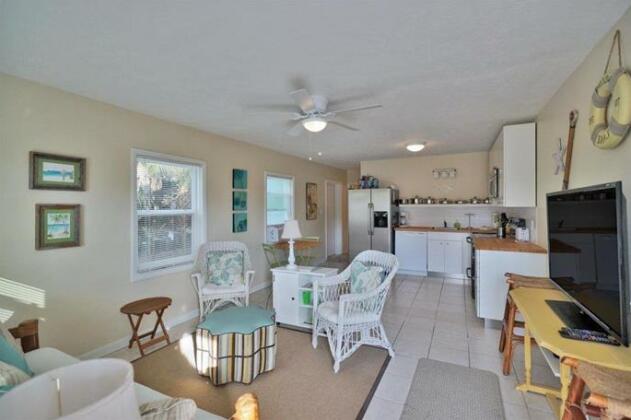 Adorable Beach Cottages by Panhandle Getaways - Photo2