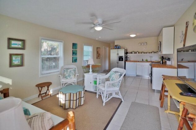 Adorable Beach Cottages by Panhandle Getaways - Photo3