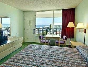 Front Beach Inn - Photo2
