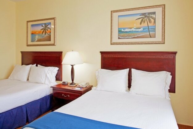 Holiday Inn Express Hotel & Suites Panama City-Tyndall - Photo5