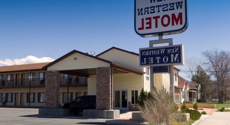 New Western Motel - Photo2