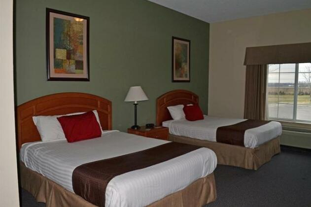 Paola Inn and Suites - Photo5