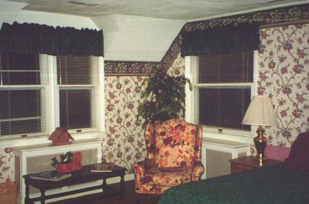 Stonehouse Country Inn - Photo2