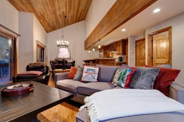 Abode on Doe Pass - Photo2