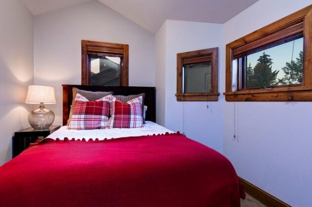 Abode on Doe Pass - Photo3