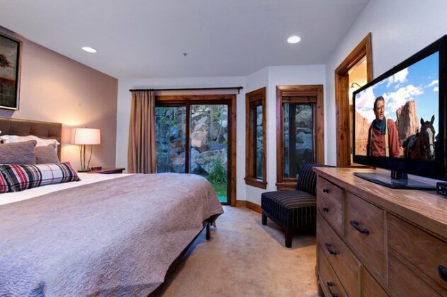 Abode on Doe Pass - Photo4