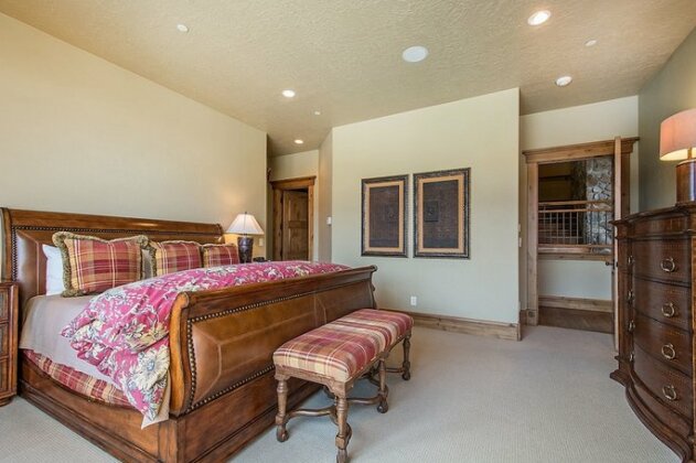 Blacktail Lodge - Five Bedroom Home - Photo3