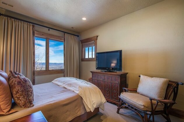 Blacktail Lodge - Five Bedroom Home - Photo4