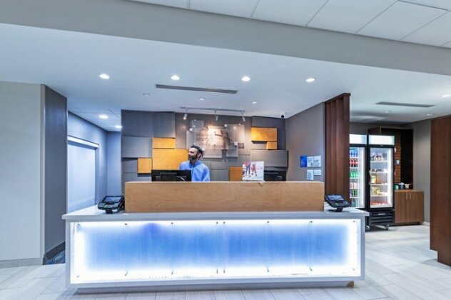 Holiday Inn Express & Suites - Parsons - Photo4