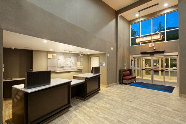 Holiday Inn Express Hotel & Suites - Paso Robles - Photo5