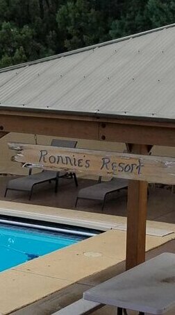 Ronnie's Resort