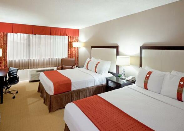 Holiday Inn & Suites Boston Peabody