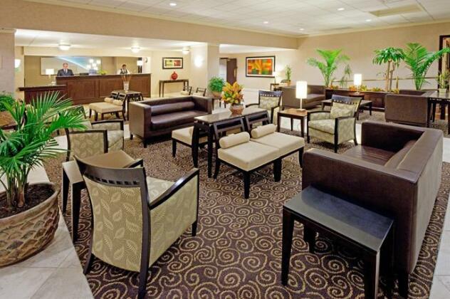 Holiday Inn & Suites Boston Peabody - Photo5