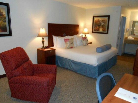 Southern Inn and Suites Pearsall - Photo3