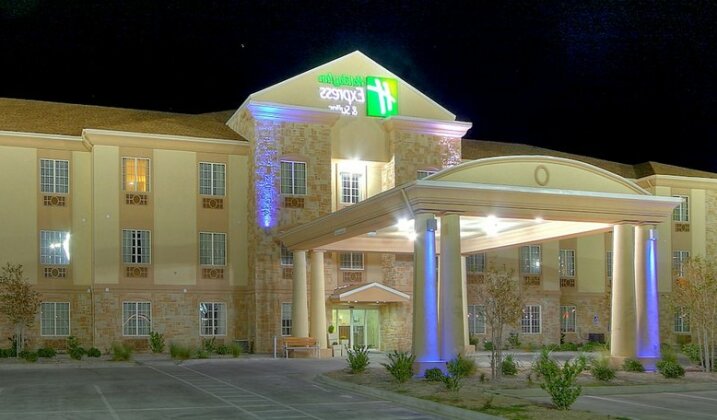 Holiday Inn Express & Suites Pecos - Photo2