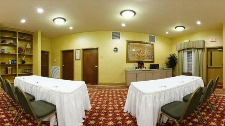 Holiday Inn Express Hotel & Suites Pell City - Photo3