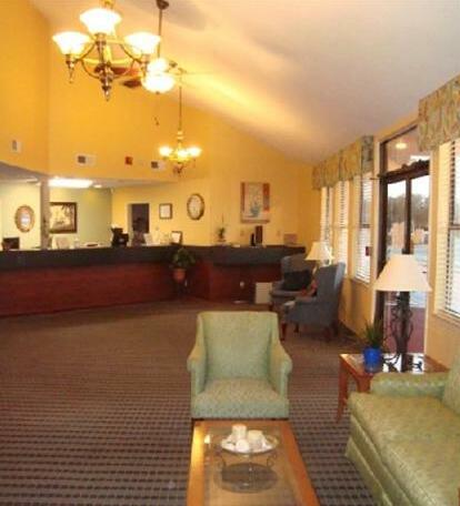 Americas Best Value Inn & Suites North Davis Pensacola - Photo4