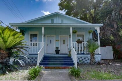 East hill cottage- 10 min to Downtown