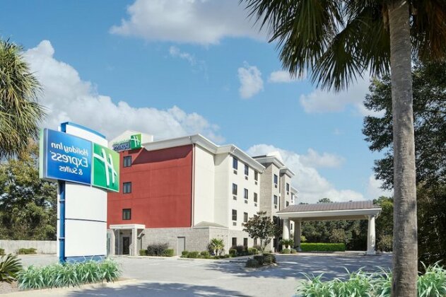 Holiday Inn Express Hotel & Suites Pensacola-West Navy Base - Photo2