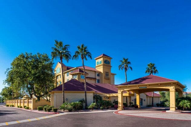 La Quinta Inn & Suites Phoenix West Peoria - Photo2