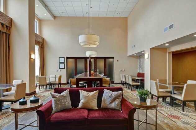 Hampton Inn and Suites Peoria at Grand Prairie - Photo4