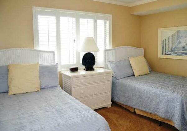 Sandy Key Condominiums - Photo3