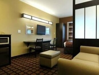 Microtel Inn & Suites by Wyndham Perry Perry - Photo3