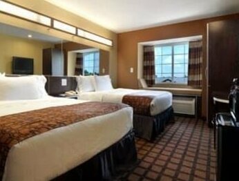 Microtel Inn & Suites by Wyndham Perry Perry - Photo4