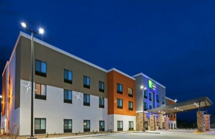 Holiday Inn Express & Suites Perryton