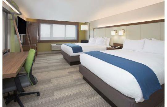 Holiday Inn Express & Suites - Perryville I-55 - Photo3