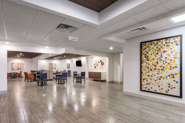 Holiday Inn Express Hotel and Suites Petersburg - Fort Lee - Photo4