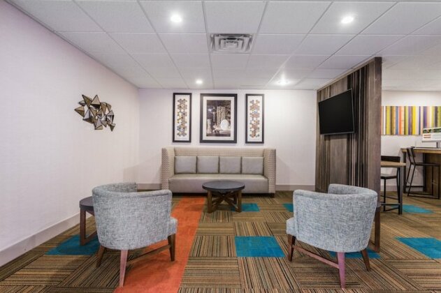 Holiday Inn Express Hotel and Suites Petersburg - Fort Lee - Photo5