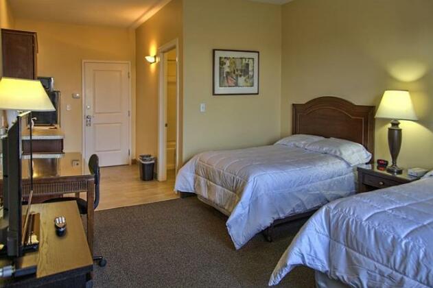 Brinton Hotel & Suites - Photo3
