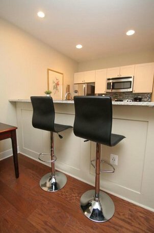 Contemporary 2 Bedroom By Rittenhouse - Photo3