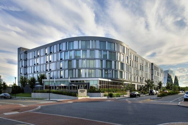 Courtyard by Marriott Philadelphia South at The Navy Yard