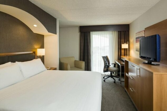 Holiday Inn Express Hotel & Suites King of Prussia - Photo4