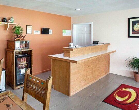 Econo Lodge Inn & Suites Phillipsburg - Photo3