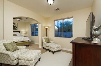 Dynamite By Signature Vacation Rentals - Photo2