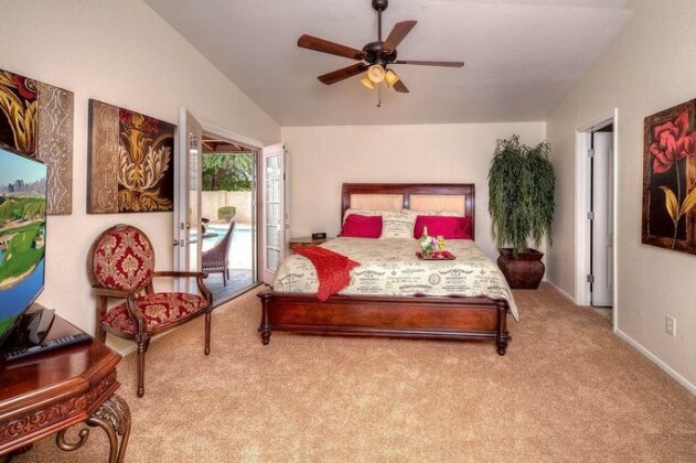 Greenway-Homes at Scottsdale with Pool View - Photo3