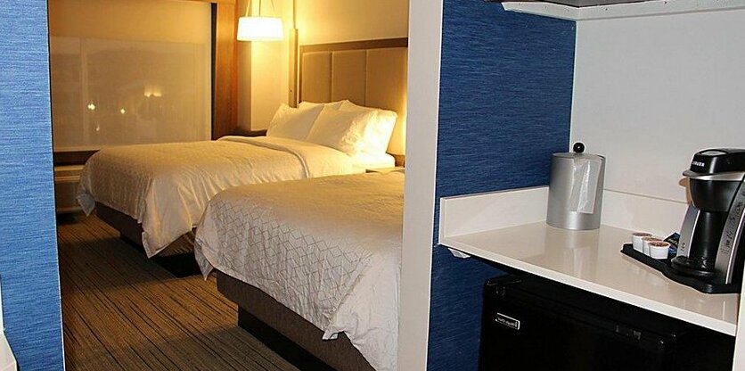 Holiday Inn Express & Suites - Phoenix - Airport North - Photo2